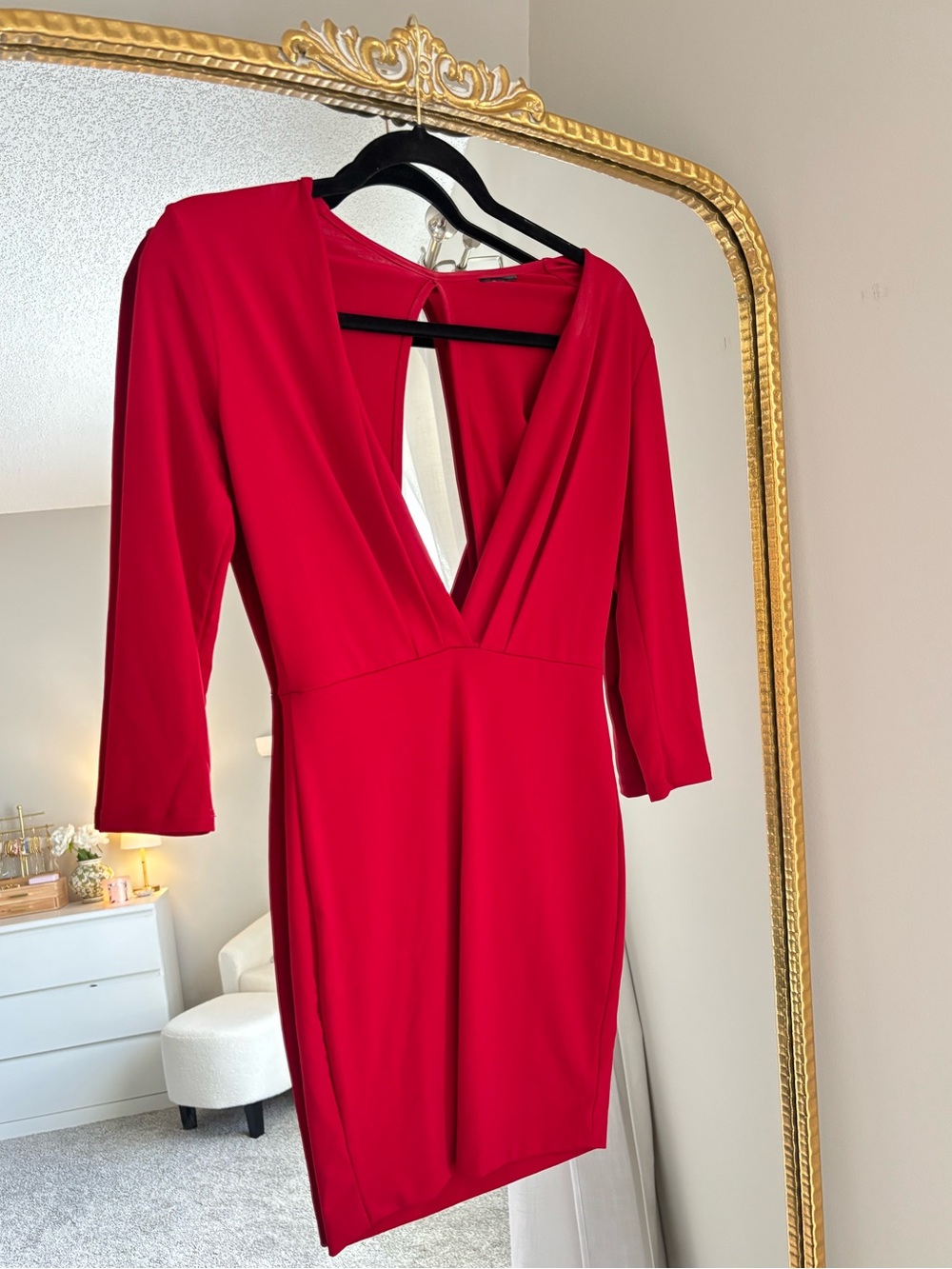 Red V-Neck Bodycon Dress - Elegant Women's Cocktail Dress